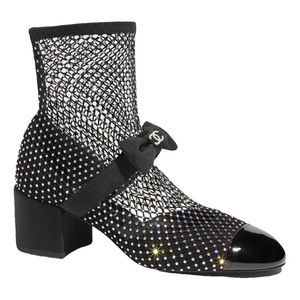CHANEL - BRAND NEW
2023 Interlocking CC Logo Sock Boots